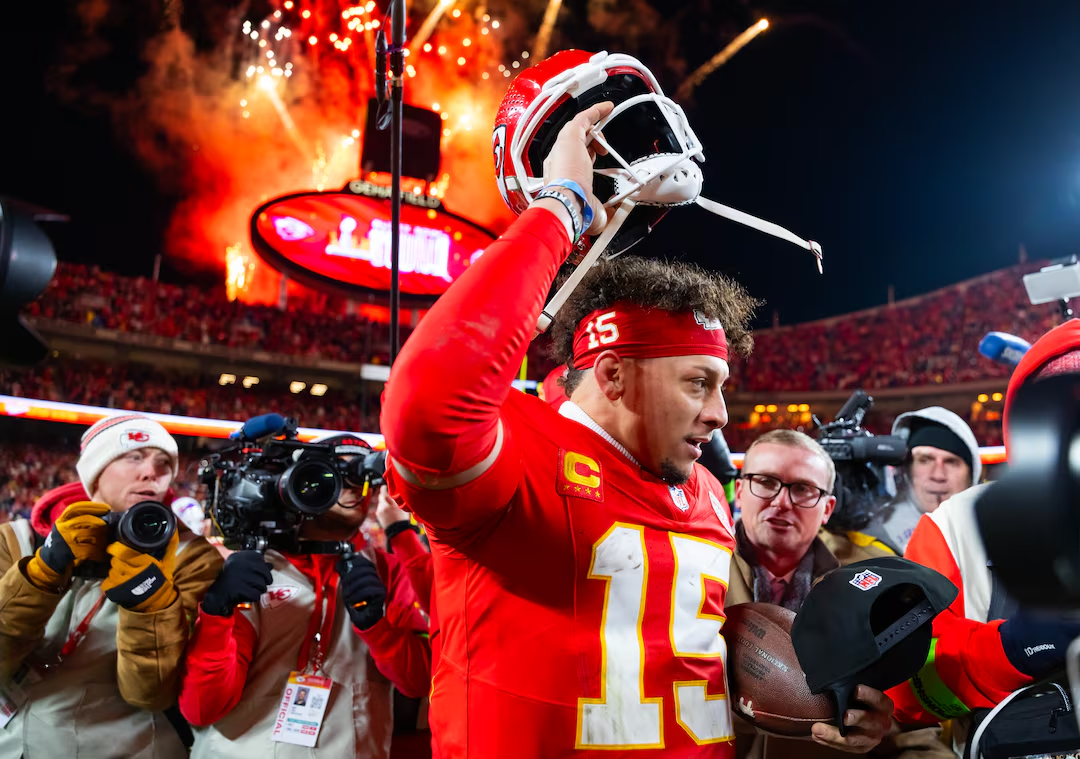 Mahomes2-gty-ml-241029_1730211289059_hpMain